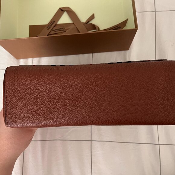 Burberry Note Medium Crossbody - Picture 3 of 11